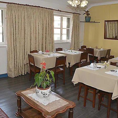 Pensao Astoria Gæstehus Funchal (Madeira)